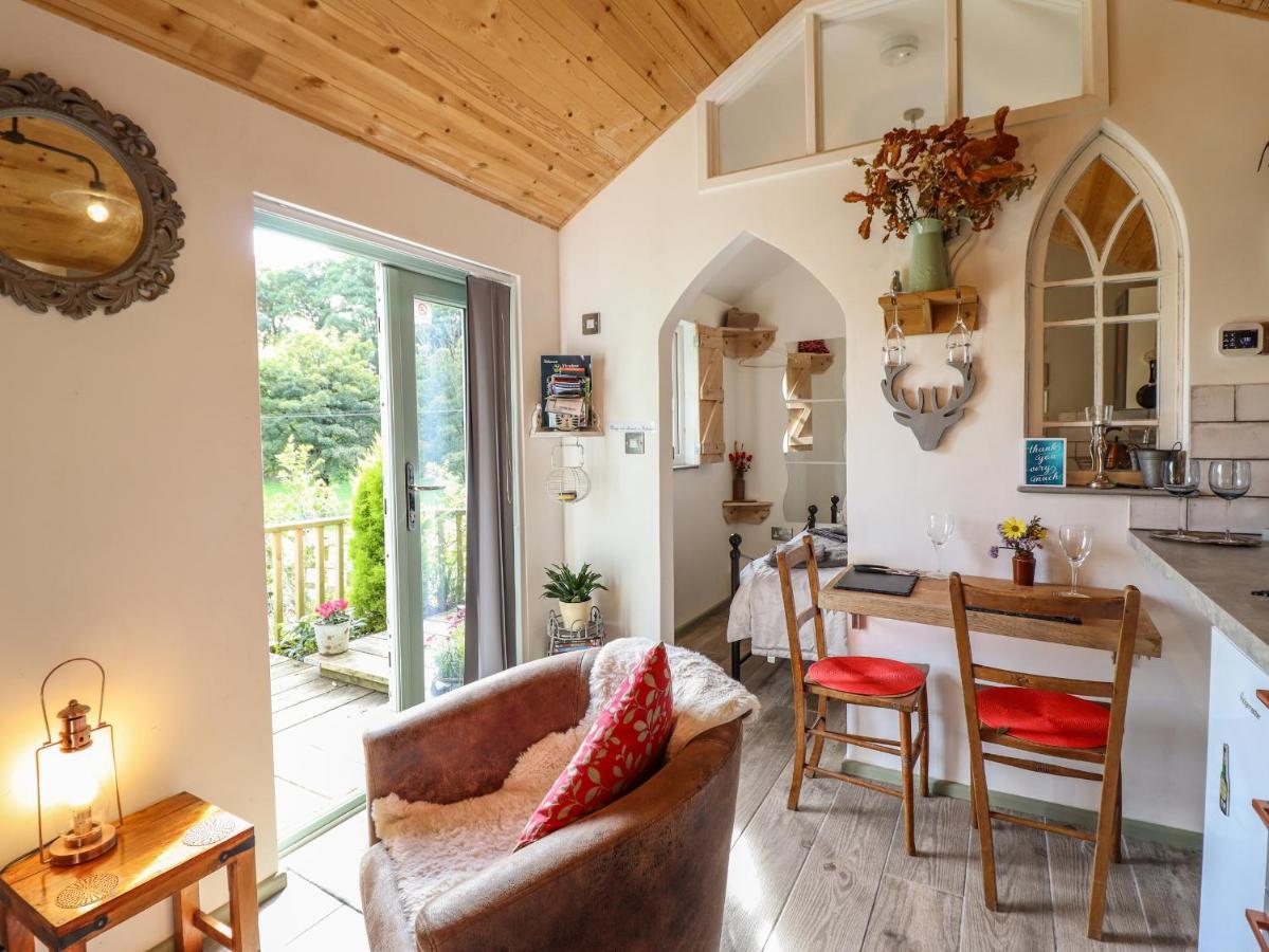 Chateau Petit Caersws Eksteriør billede
