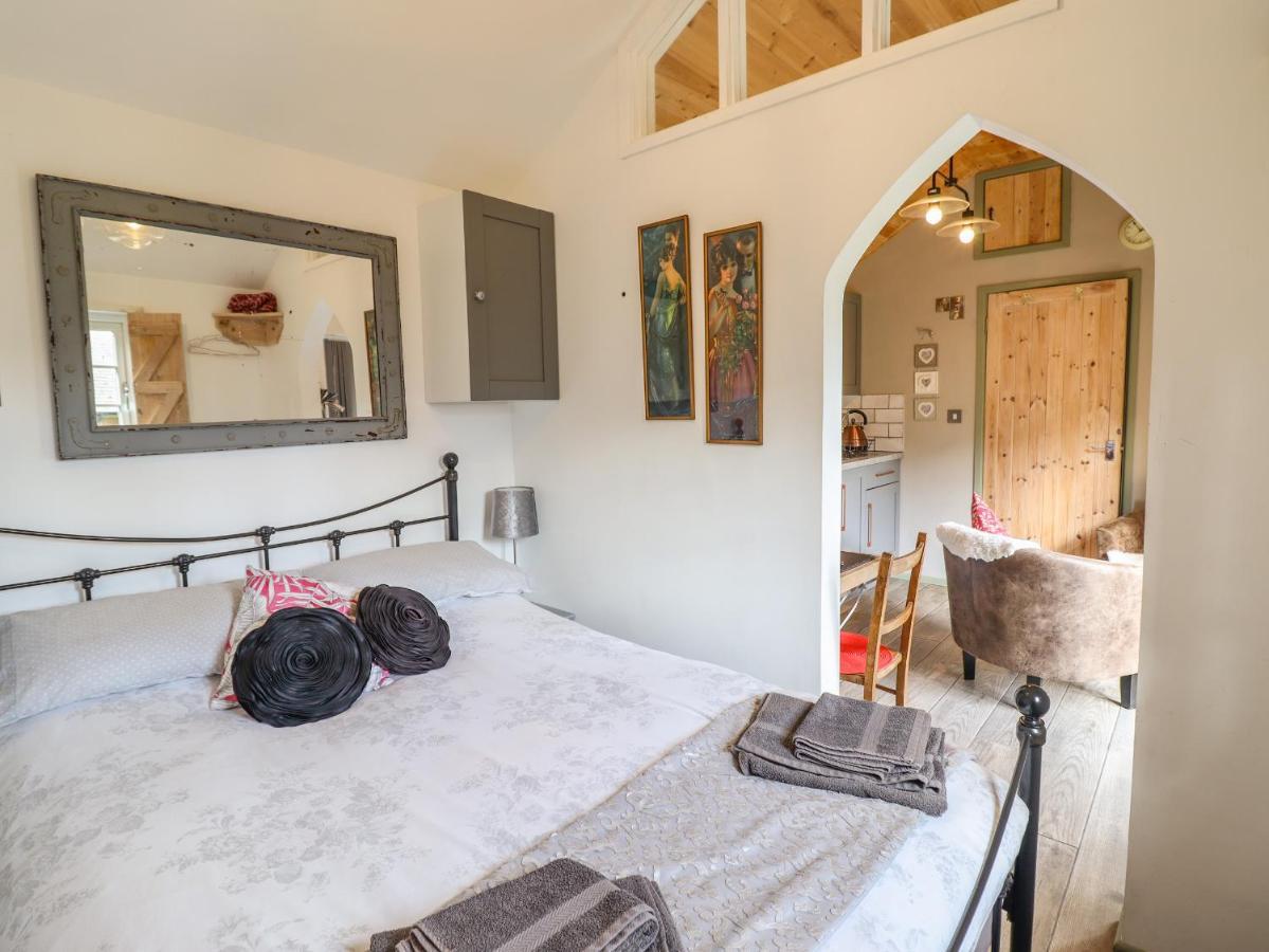 Chateau Petit Caersws Eksteriør billede